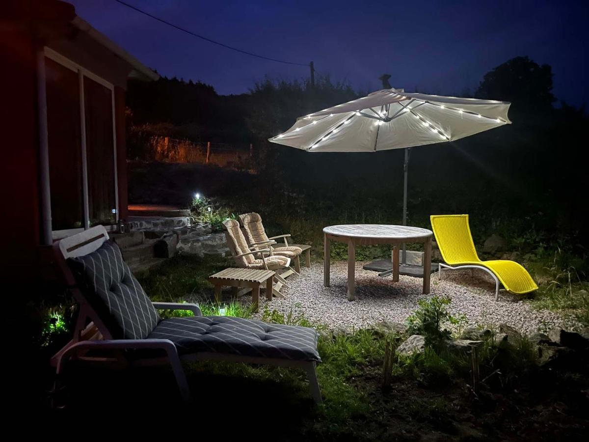 Maison Independante Pour 2 Tout Inclus Tiny House For 2 All Included Teilhet  Εξωτερικό φωτογραφία
